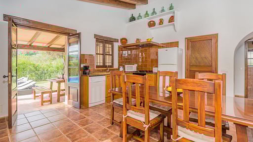 Villa Just Dining area