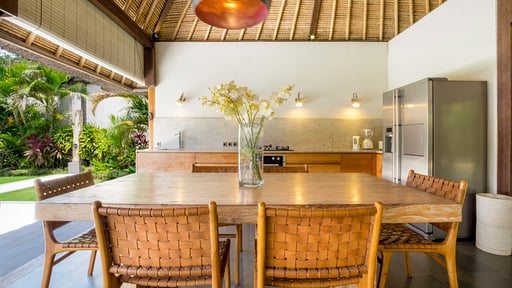 Villa Kabutera Dining area