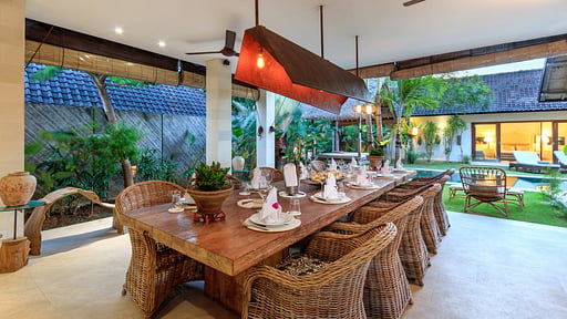Villa Kadek Dining area