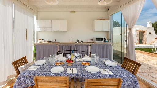 Villa Kairos Dining area