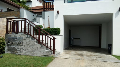 Villa Kalamona Parking