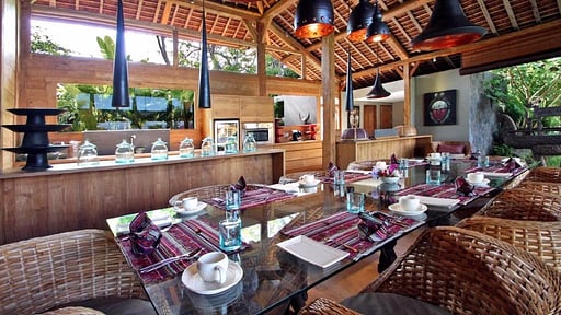 Villa Kalua Dining area
