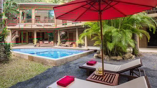 Villa Kalyana Swimming pool 3