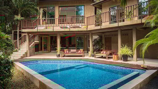 Villa Kalyana Swimming pool 3