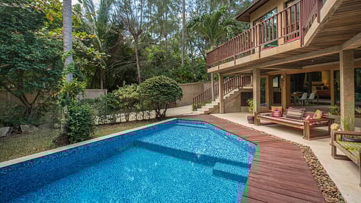 Villa Kalyana Swimming pool 3