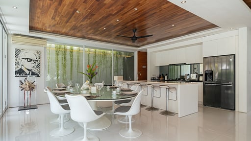 Villa Kamag Dining area