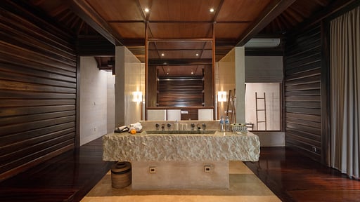 Villa Kamaniiya Bedroom 1