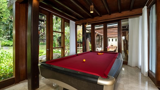 Villa Kamaniiya Billiard