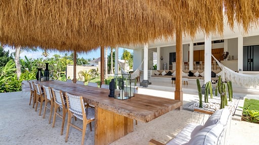 Villa KaRein Dining area