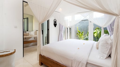 Villa KaRein Bedroom 1