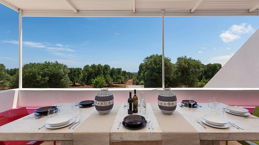 Villa Karma Dining area