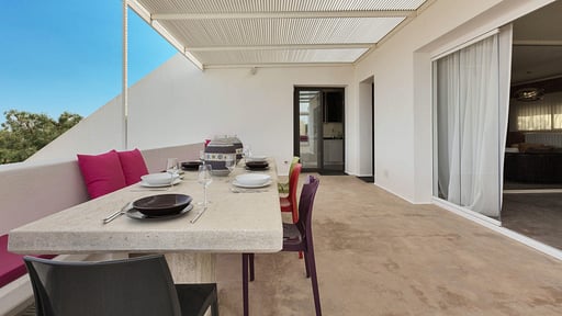 Villa Karma Dining area