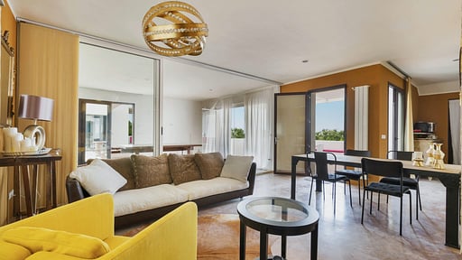 Villa Karma Living room