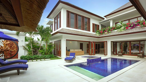 Villa Kashantre Blue Swimming pool