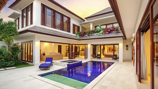 Villa Kashantre Blue Swimming pool