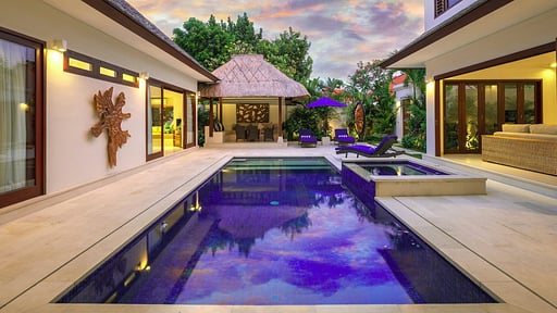 Villa Kashantre Blue Swimming pool