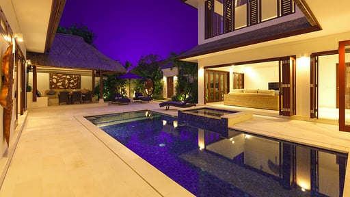 Villa Kashantre Blue Swimming pool