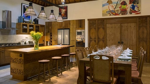 Villa Kavaya Dining area