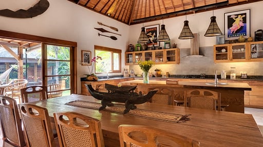 Villa Kavaya Dining area