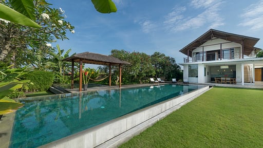 Villa Kavya Piscine 1