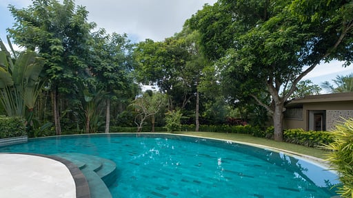 Villa Kayu Merah Бассейн