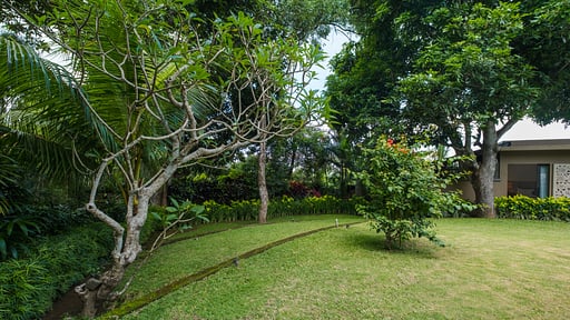 Villa Kayu Merah Сад