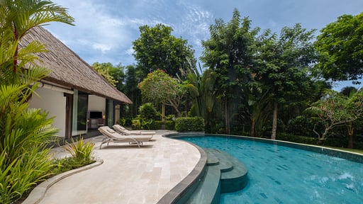 Villa Kayu Merah Бассейн