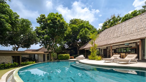 Villa Kayu Merah Бассейн