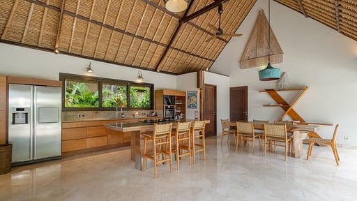 Villa Kayu Merah Обеденная зона