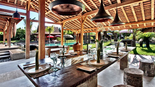Villa Kayu Dining area