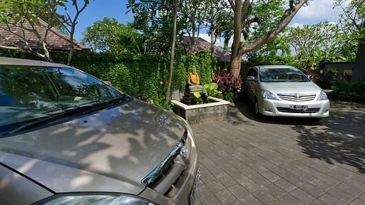 Villa Kedidi Parking areas