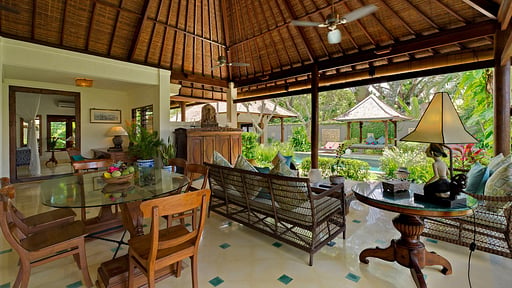 Villa Kedidi Dining area