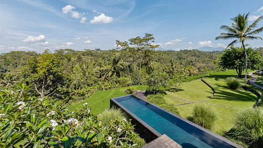 Villa Kelusa Swimming pool 1