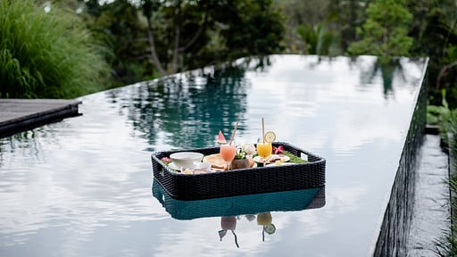 Villa Kelusa Swimming pool 1
