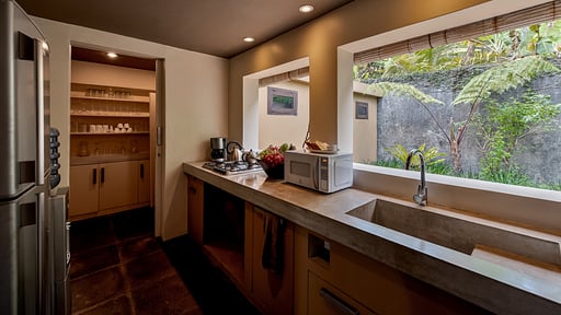 Villa Kelusa Kitchen 2