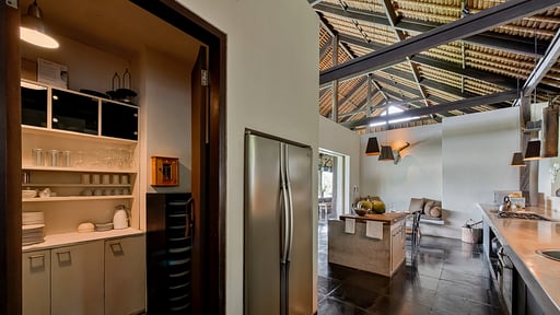 Villa Kelusa Kitchen 1