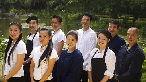 Villa Khum Sak Tong Villa staff