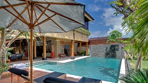 Villa Kinara Swimming pool
