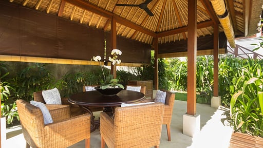 Villa Kipi Dining area