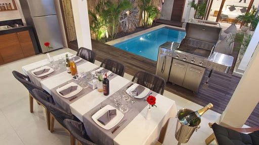 Villa Kita Dining area