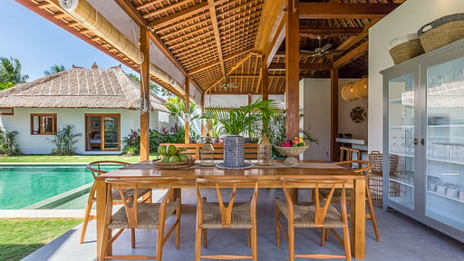 Villa KIU Dining area