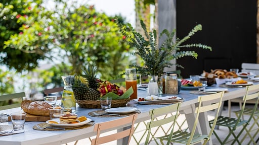 Villa Koh Koon Dining area 2