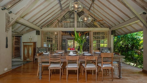 Villa Koyama Dining area