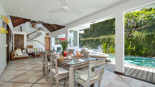 Villa Ku Tama Dining area