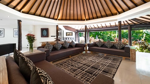 Villa Kubu Dewi Sri Living room 1