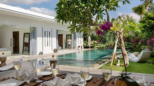 Villa Kyah Dining area