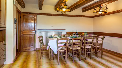 Villa La Cappella Dining area
