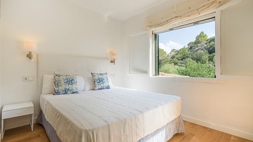 LA COMA Schlafzimmer 2