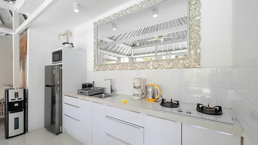 Villa La Dolce Kitchen