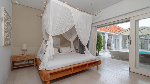 Villa La Dolce Bedroom 1